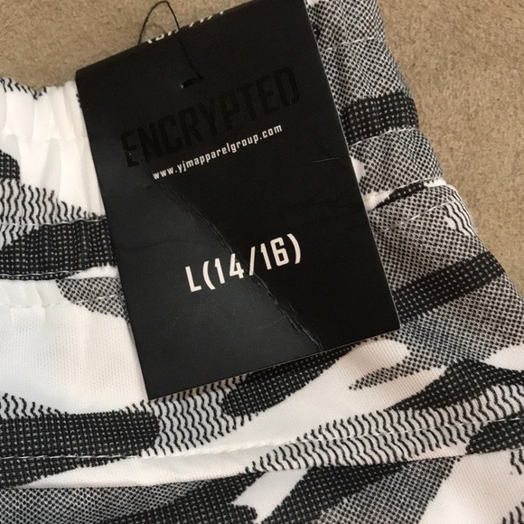 Encrypted black gray and white camo shorts. Size 14/16 Boys. Drawstring. NWT - Picture 7 of 8